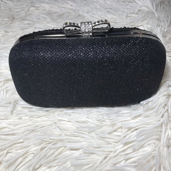 Woman’s Purse - Picture 2 of 4